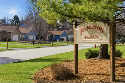 W268N1935  Shooting Star Rd #B, Pewaukee, WI 53072 - Photo 2