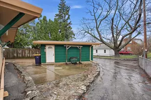 2177 S 80th St, West Allis, WI 53219 - Photo 32