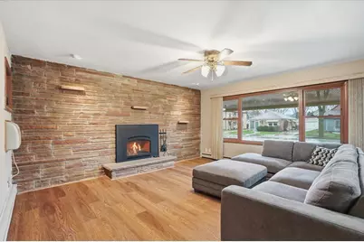 2177 S 80th St, West Allis, WI 53219 - Photo 4