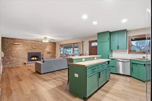 2177 S 80th St, West Allis, WI 53219 - Photo 10