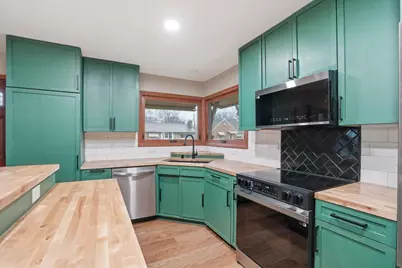 2177 S 80th St, West Allis, WI 53219 - Photo 8