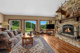N7534 Skoy Coulee Rd, Farmington, WI 54644 - Photo 6