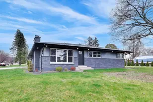 W1350 Honey Suckle Rd, Bloomfield, WI 53128 - Photo 2