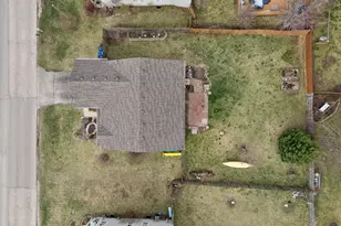 947 Voss Rd, Elkhorn, WI 53121 - Photo 6