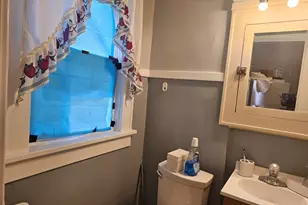 1218 S 10th St, Manitowoc, WI 54220 - Photo 8