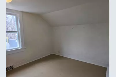 1218 S 10th St, Manitowoc, WI 54220 - Photo 12