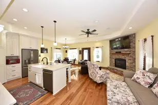 W269N2762 Lelah Ave, Pewaukee, WI 53072 - Photo 4