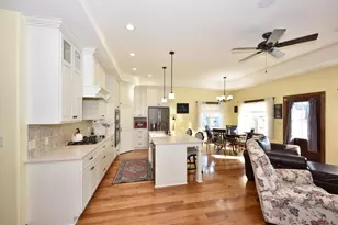 W269N2762 Lelah Ave, Pewaukee, WI 53072 - Photo 8