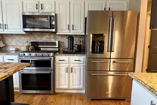 N61W14539 Brookside Dr, Menomonee Falls, WI 53051 - Photo 6