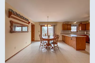 7236 S Hillendale Dr, Franklin, WI 53132 - Photo 8