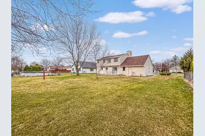 7236 S Hillendale Dr, Franklin, WI 53132 - Photo 32