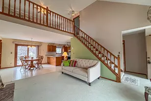 7236 S Hillendale Dr, Franklin, WI 53132 - Photo 4