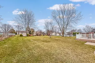 7236 S Hillendale Dr, Franklin, WI 53132 - Photo 36