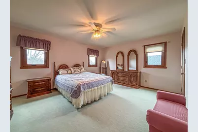 7236 S Hillendale Dr, Franklin, WI 53132 - Photo 16