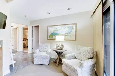 519  Bristol Oak Ct #D, Fontana, WI 53125 - Photo 4
