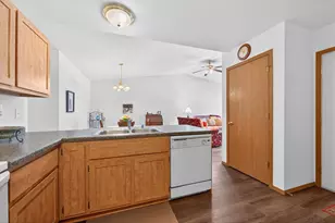 112 Market Square Dr, Wautoma, WI 54982 - Photo 12