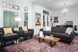 1730 N Franklin Pl, Milwaukee, WI 53202 - Photo 10