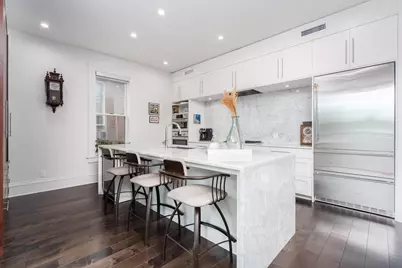 1730 N Franklin Pl, Milwaukee, WI 53202 - Photo 2