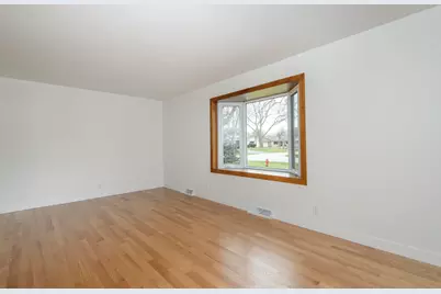 21300  Astolat Dr, Brookfield, WI 53045 - Photo 10