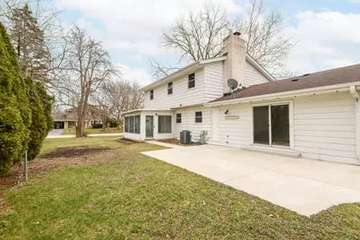 21300  Astolat Dr, Brookfield, WI 53045 - Photo 6