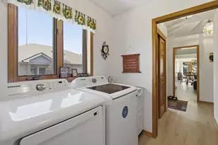 N80W17455 Robin Cir, Menomonee Falls, WI 53051 - Photo 32