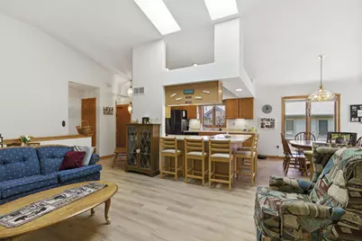 N80W17455  Robin Cir, Menomonee Falls, WI 53051 - Photo 8