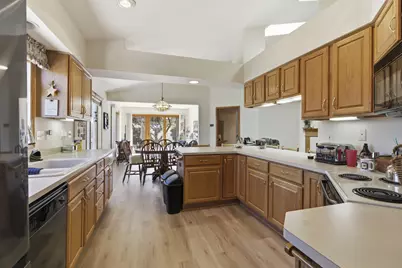 N80W17455  Robin Cir, Menomonee Falls, WI 53051 - Photo 2