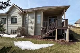6837 W Greyhawk Ct, Franklin, WI 53132 - Photo 8