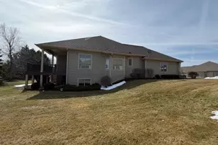6837 W Greyhawk Ct, Franklin, WI 53132 - Photo 10