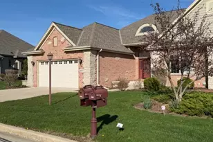 6837 W Greyhawk Ct, Franklin, WI 53132 - Photo 1