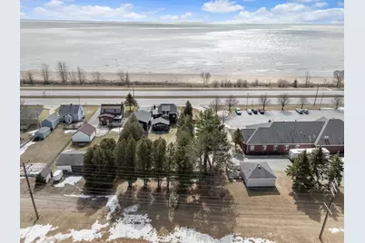 2834  Memorial Dr, Two Rivers, WI 54241 - Photo 18