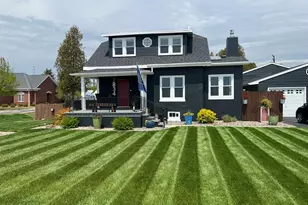 2834 Memorial Dr, Two Rivers, WI 54241 - Photo 2