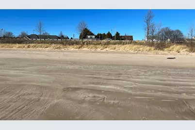 2834  Memorial Dr, Two Rivers, WI 54241 - Photo 6