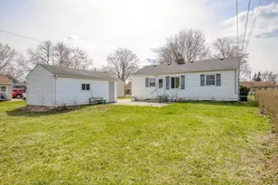 955 Lincoln Dr, West Bend, WI 53095 - Photo 18