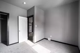 3127 W Garfield Ave, Milwaukee, WI 53208 - Photo 8