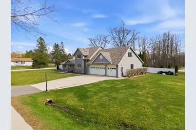 1633 W Eleanor Pl, Mequon, WI 53092 - Photo 50