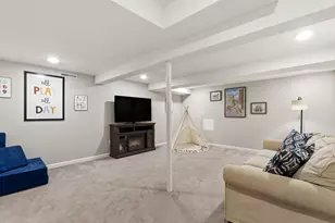 1633 W Eleanor Pl, Mequon, WI 53092 - Photo 38