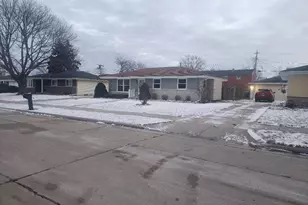 725 Sydney Dr, Racine, WI 53402 - Photo 1