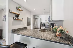 270 E Highland Ave, Milwaukee, WI 53202 - Photo 10