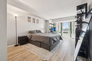 270 E Highland Ave, Milwaukee, WI 53202 - Photo 16