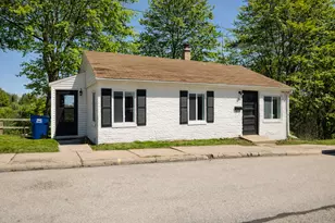 446 N Powers St, Port Washington, WI 53074 - Photo 2