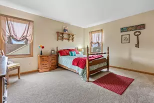 N66W13490 Crestwood Dr, Menomonee Falls, WI 53051 - Photo 26