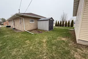 604 Reed Ave, Manitowoc, WI 54220 - Photo 6