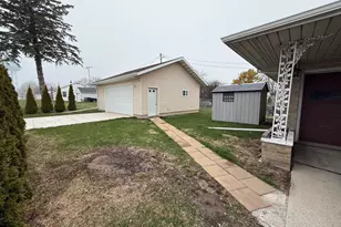 604 Reed Ave, Manitowoc, WI 54220 - Photo 4