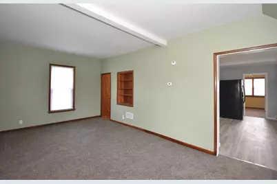 3209  Charles St, Racine, WI 53402 - Photo 6