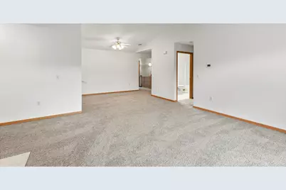 622  Shepherds Dr #6, West Bend, WI 53090 - Photo 14