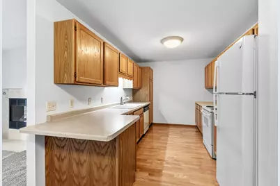 622  Shepherds Dr #6, West Bend, WI 53090 - Photo 10