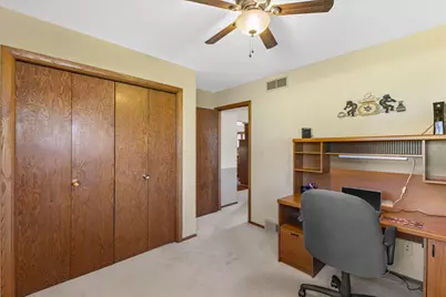 N8W27287  Woodridge Ln, Pewaukee, WI 53188 - Photo 20