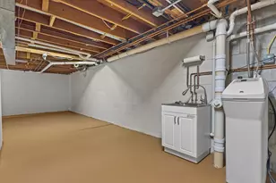 N8W27287 Woodridge Ln, Pewaukee, WI 53188 - Photo 36