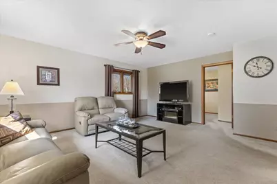 N8W27287  Woodridge Ln, Pewaukee, WI 53188 - Photo 18